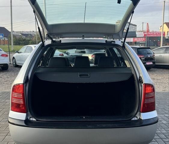 Серый Шкода Октавия, объемом двигателя 1.6 л и пробегом 244 тыс. км за 5600 $, фото 5 на Automoto.ua