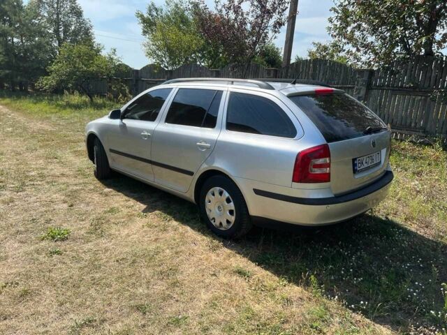 Серый Шкода Октавия, объемом двигателя 1.6 л и пробегом 170 тыс. км за 4300 $, фото 1 на Automoto.ua