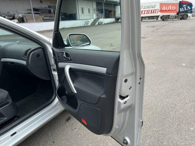 Серый Шкода Октавия, объемом двигателя 1.6 л и пробегом 220 тыс. км за 5750 $, фото 34 на Automoto.ua