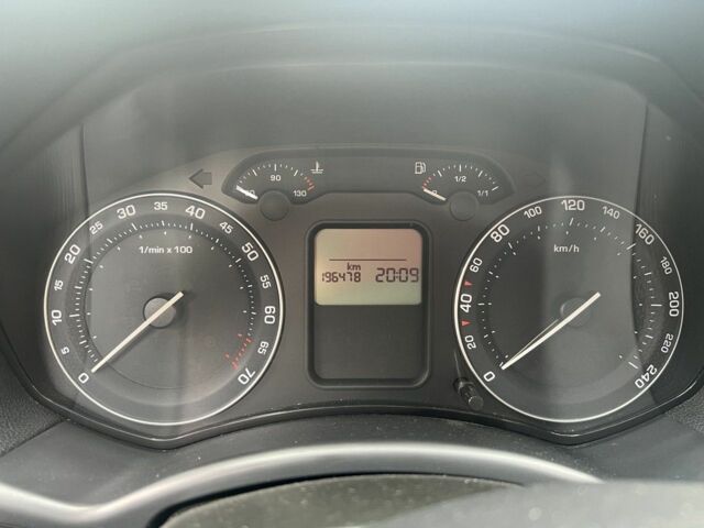 Серый Шкода Октавия, объемом двигателя 1.6 л и пробегом 197 тыс. км за 5500 $, фото 6 на Automoto.ua