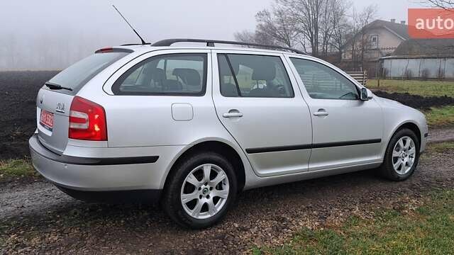 Серый Шкода Октавия, объемом двигателя 1.6 л и пробегом 220 тыс. км за 5550 $, фото 5 на Automoto.ua