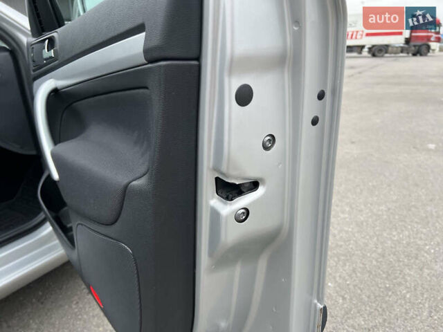 Серый Шкода Октавия, объемом двигателя 1.6 л и пробегом 220 тыс. км за 5750 $, фото 35 на Automoto.ua