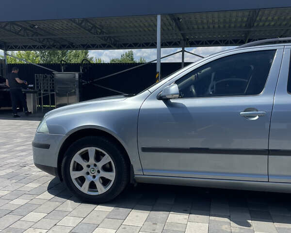 Шкода Октавия 2005 в Полтаве на Automoto.ua Серый Шкода Октавия, объемом двигателя 1.6 л и пробегом 290 тыс. км за 5600 $, фото 1 на Automoto.ua