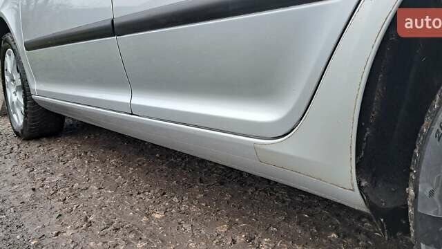 Серый Шкода Октавия, объемом двигателя 1.6 л и пробегом 220 тыс. км за 5550 $, фото 11 на Automoto.ua