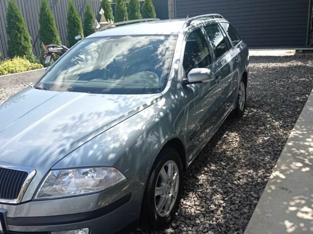 Серый Шкода Октавия, объемом двигателя 1.6 л и пробегом 280 тыс. км за 5500 $, фото 1 на Automoto.ua