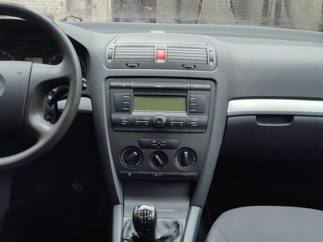 Серый Шкода Октавия, объемом двигателя 1.6 л и пробегом 340 тыс. км за 5100 $, фото 7 на Automoto.ua