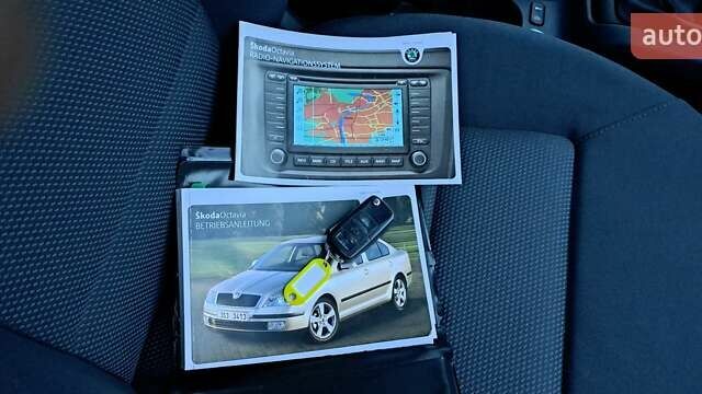 Серый Шкода Октавия, объемом двигателя 1.6 л и пробегом 220 тыс. км за 5550 $, фото 44 на Automoto.ua