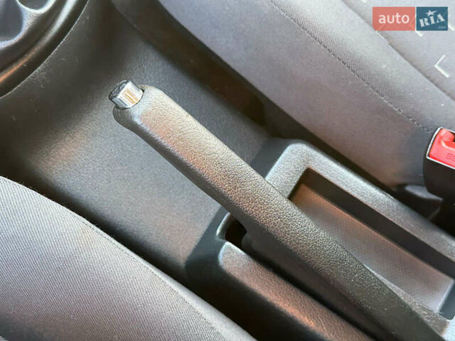 Серый Шкода Октавия, объемом двигателя 1.6 л и пробегом 171 тыс. км за 5474 $, фото 65 на Automoto.ua