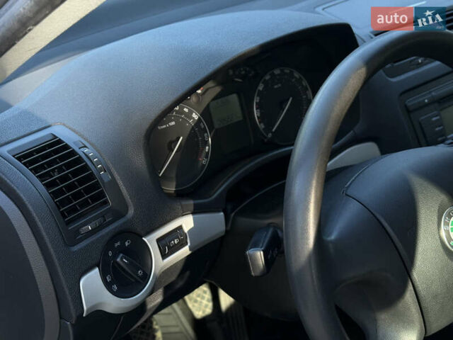 Серый Шкода Октавия, объемом двигателя 1.6 л и пробегом 205 тыс. км за 6500 $, фото 11 на Automoto.ua