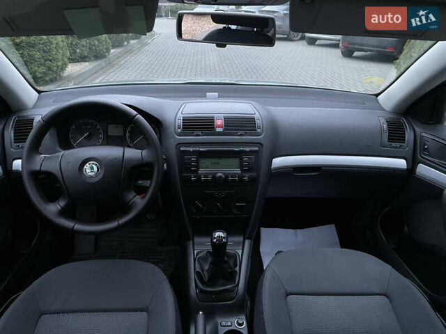 Серый Шкода Октавия, объемом двигателя 1.6 л и пробегом 223 тыс. км за 5850 $, фото 18 на Automoto.ua