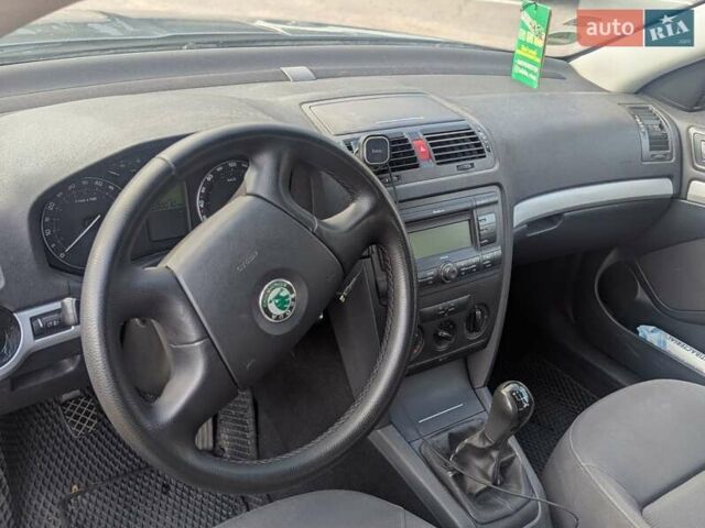 Серый Шкода Октавия, объемом двигателя 1.6 л и пробегом 284 тыс. км за 4499 $, фото 5 на Automoto.ua