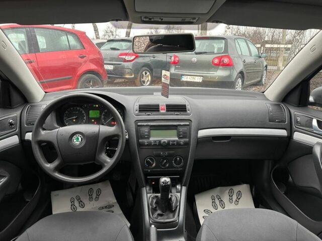 Сірий Шкода Октавія, об'ємом двигуна 1.6 л та пробігом 214 тис. км за 5000 $, фото 7 на Automoto.ua