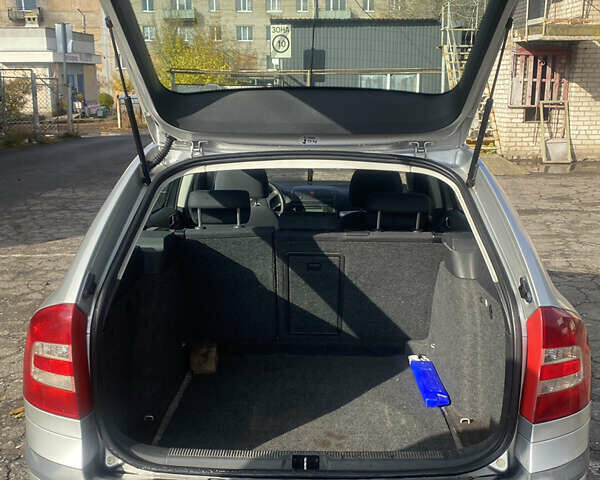 Шкода Октавія 2005 у Краматорске на Automoto.ua Сірий Шкода Октавія, об'ємом двигуна 1.6 л та пробігом 250 тис. км за 6000 $, фото 4 на Automoto.ua