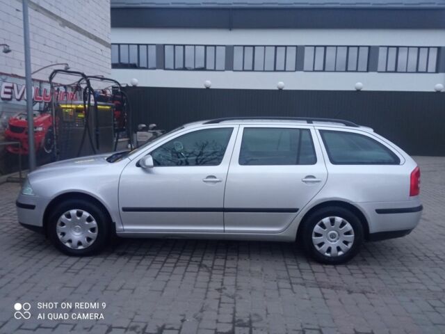 Серый Шкода Октавия, объемом двигателя 1.6 л и пробегом 222 тыс. км за 6200 $, фото 2 на Automoto.ua