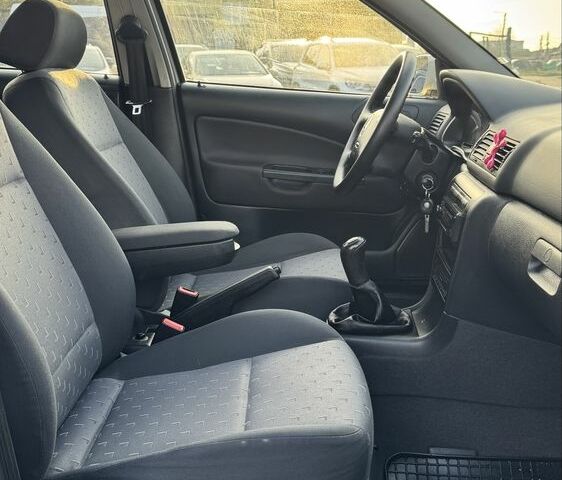 Серый Шкода Октавия, объемом двигателя 1.6 л и пробегом 244 тыс. км за 5600 $, фото 19 на Automoto.ua