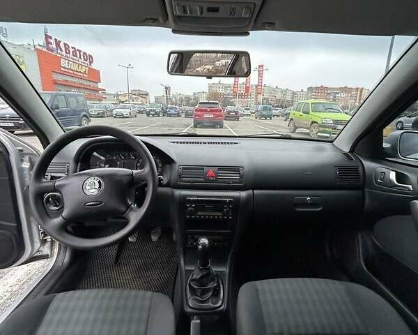 Серый Шкода Октавия, объемом двигателя 1.6 л и пробегом 255 тыс. км за 5000 $, фото 5 на Automoto.ua