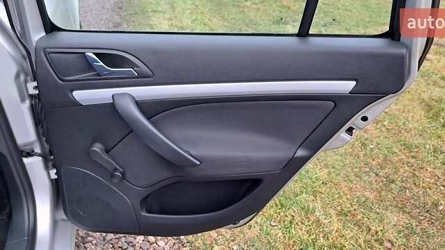 Серый Шкода Октавия, объемом двигателя 1.6 л и пробегом 220 тыс. км за 5550 $, фото 32 на Automoto.ua