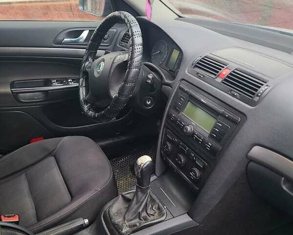 Серый Шкода Октавия, объемом двигателя 1.6 л и пробегом 278 тыс. км за 3999 $, фото 5 на Automoto.ua