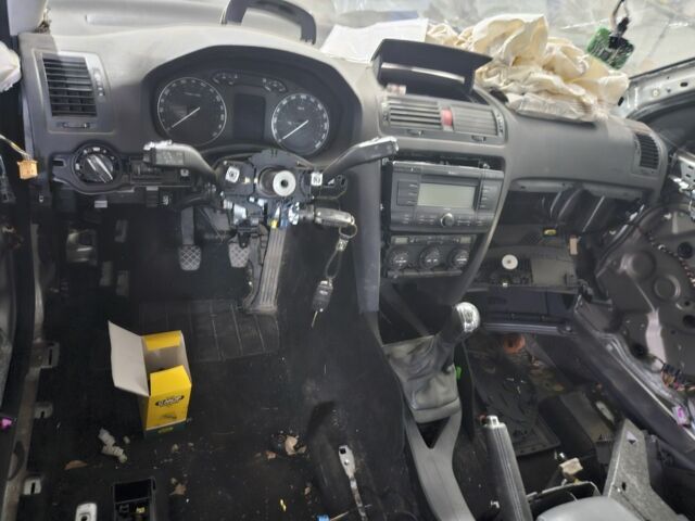 Сірий Шкода Октавія, об'ємом двигуна 2 л та пробігом 230 тис. км за 850 $, фото 7 на Automoto.ua