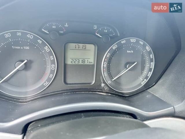 Сірий Шкода Октавія, об'ємом двигуна 1.6 л та пробігом 223 тис. км за 4400 $, фото 11 на Automoto.ua