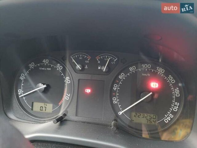 Серый Шкода Октавия, объемом двигателя 1.6 л и пробегом 223 тыс. км за 6000 $, фото 3 на Automoto.ua