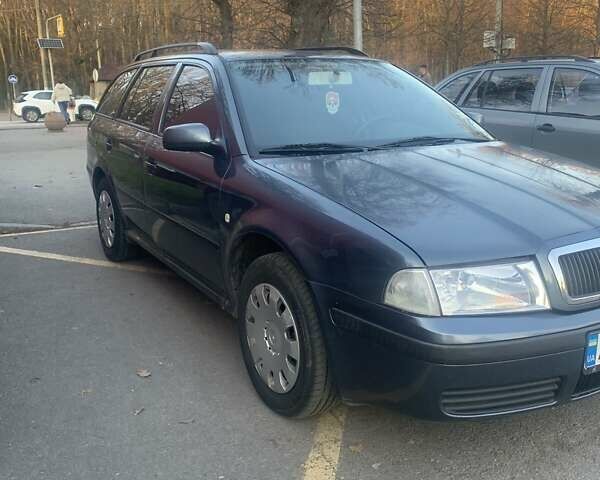 Серый Шкода Октавия, объемом двигателя 1.6 л и пробегом 240 тыс. км за 4600 $, фото 1 на Automoto.ua