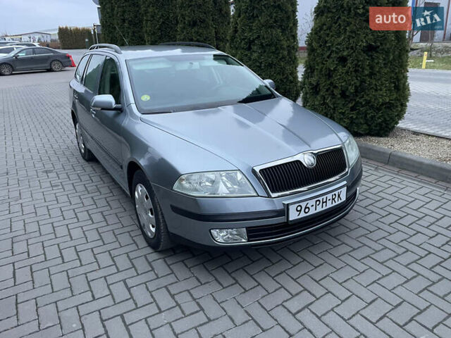 Серый Шкода Октавия, объемом двигателя 1.6 л и пробегом 223 тыс. км за 5850 $, фото 2 на Automoto.ua