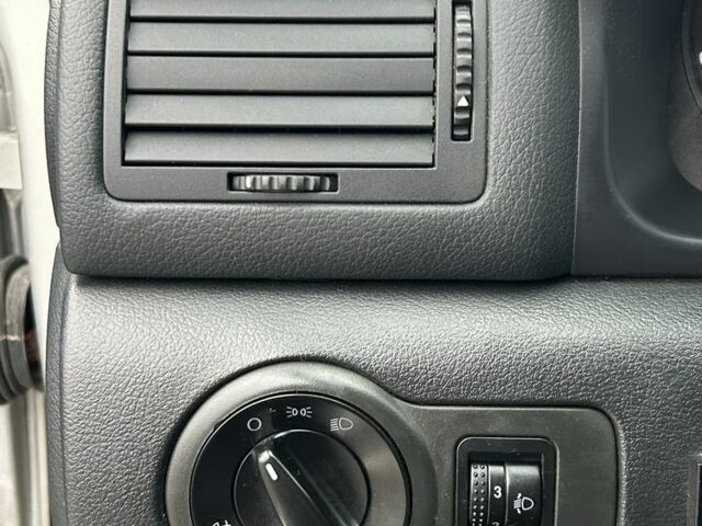 Серый Шкода Октавия, объемом двигателя 1.6 л и пробегом 255 тыс. км за 5000 $, фото 8 на Automoto.ua