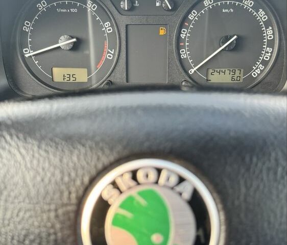 Серый Шкода Октавия, объемом двигателя 1.6 л и пробегом 244 тыс. км за 5600 $, фото 13 на Automoto.ua