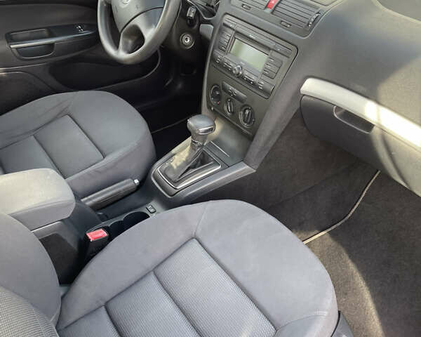 Шкода Октавия 2005 в Ровно на Automoto.ua Серый Шкода Октавия, объемом двигателя 1.6 л и пробегом 223 тыс. км за 6100 $, фото 12 на Automoto.ua