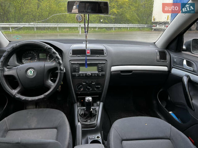 Серый Шкода Октавия, объемом двигателя 1.6 л и пробегом 327 тыс. км за 5300 $, фото 18 на Automoto.ua