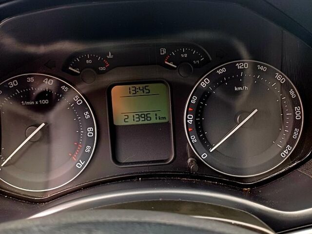 Серый Шкода Октавия, объемом двигателя 1.6 л и пробегом 213 тыс. км за 5500 $, фото 9 на Automoto.ua