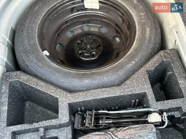 Серый Шкода Октавия, объемом двигателя 1.6 л и пробегом 171 тыс. км за 5474 $, фото 40 на Automoto.ua