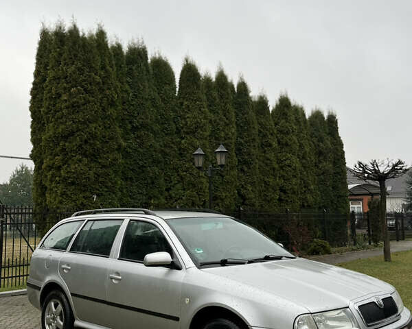 Серый Шкода Октавия, объемом двигателя 1.6 л и пробегом 215 тыс. км за 4750 $, фото 1 на Automoto.ua