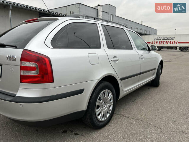 Серый Шкода Октавия, объемом двигателя 1.6 л и пробегом 220 тыс. км за 5750 $, фото 10 на Automoto.ua