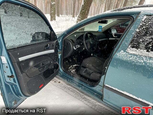 Серый Шкода Октавия, объемом двигателя 1.6 л и пробегом 245 тыс. км за 6000 $, фото 6 на Automoto.ua