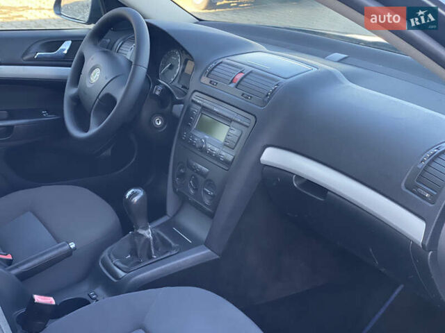 Серый Шкода Октавия, объемом двигателя 1.6 л и пробегом 241 тыс. км за 4899 $, фото 16 на Automoto.ua