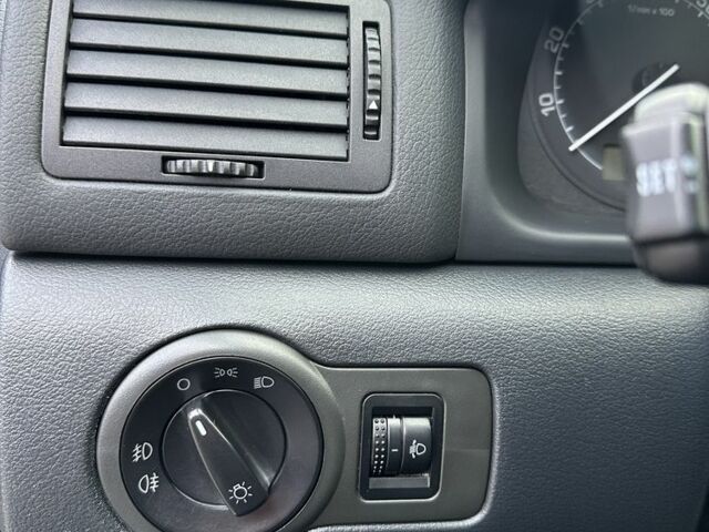 Сірий Шкода Октавія, об'ємом двигуна 1.6 л та пробігом 201 тис. км за 6000 $, фото 19 на Automoto.ua