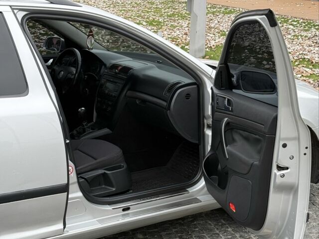 Серый Шкода Октавия, объемом двигателя 2 л и пробегом 277 тыс. км за 5299 $, фото 17 на Automoto.ua