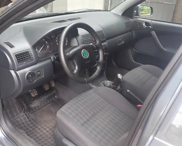 Серый Шкода Октавия, объемом двигателя 1.8 л и пробегом 178 тыс. км за 5550 $, фото 3 на Automoto.ua