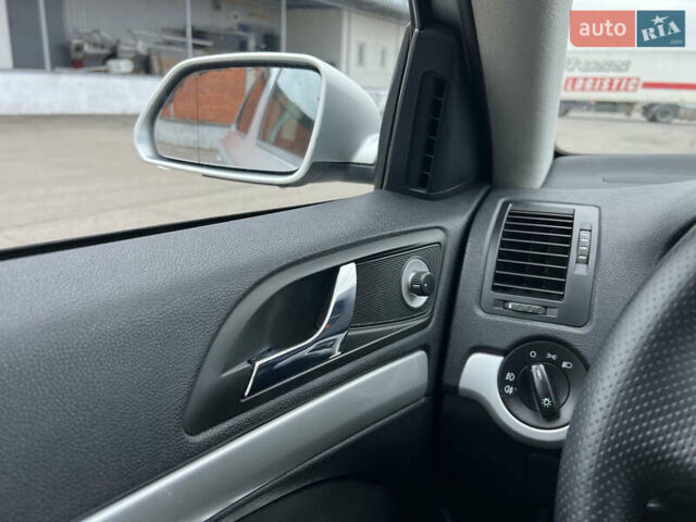 Серый Шкода Октавия, объемом двигателя 1.6 л и пробегом 220 тыс. км за 5750 $, фото 70 на Automoto.ua