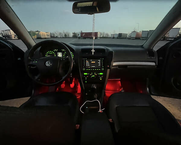 Сірий Шкода Октавія, об'ємом двигуна 1.97 л та пробігом 352 тис. км за 6000 $, фото 12 на Automoto.ua