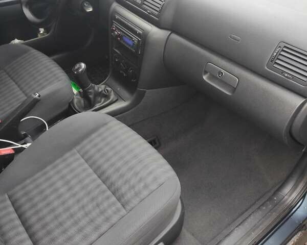 Шкода Октавия 2005 в Мукачеве на Automoto.ua Серый Шкода Октавия, объемом двигателя 1.6 л и пробегом 304 тыс. км за 5000 $, фото 3 на Automoto.ua