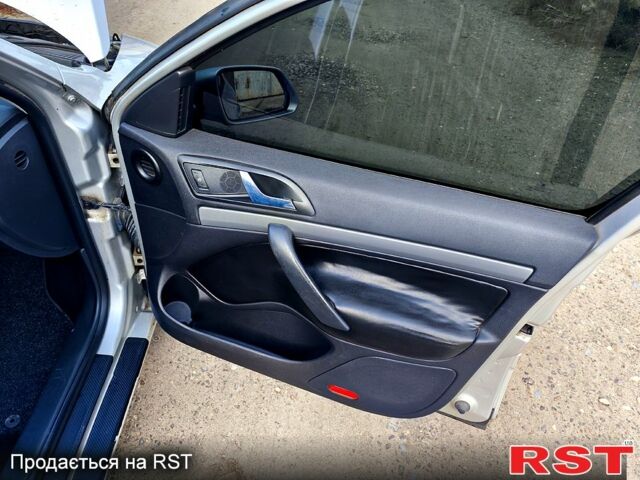 Серый Шкода Октавия, объемом двигателя 1.6 л и пробегом 244 тыс. км за 5500 $, фото 8 на Automoto.ua