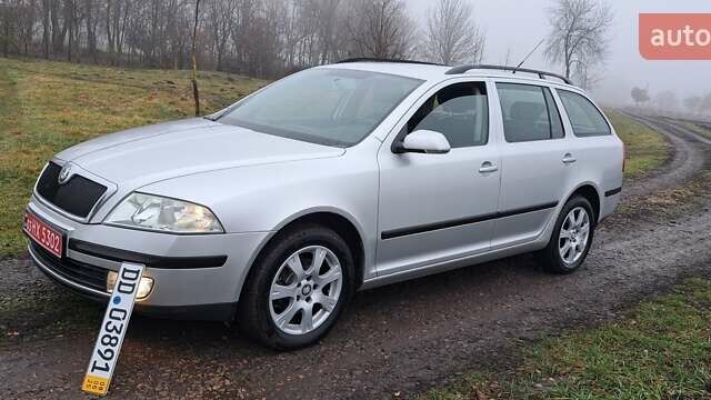 Серый Шкода Октавия, объемом двигателя 1.6 л и пробегом 220 тыс. км за 5550 $, фото 1 на Automoto.ua