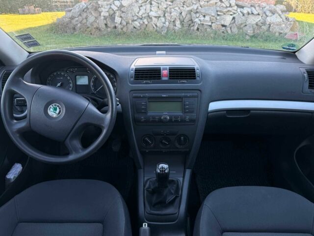 Серый Шкода Октавия, объемом двигателя 1.6 л и пробегом 149 тыс. км за 5500 $, фото 4 на Automoto.ua