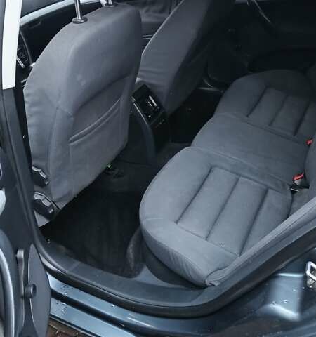 Серый Шкода Октавия, объемом двигателя 1.6 л и пробегом 263 тыс. км за 4599 $, фото 3 на Automoto.ua