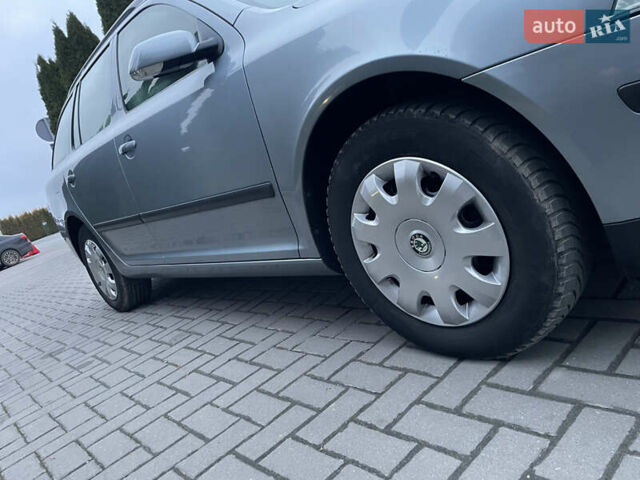 Серый Шкода Октавия, объемом двигателя 1.6 л и пробегом 223 тыс. км за 5850 $, фото 3 на Automoto.ua