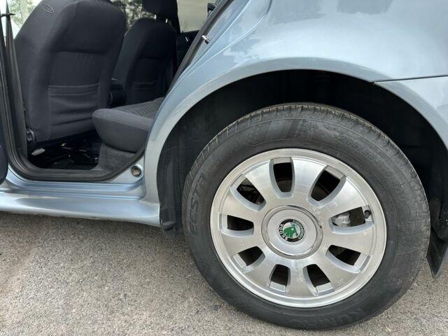 Сірий Шкода Октавія, об'ємом двигуна 1.6 л та пробігом 201 тис. км за 6000 $, фото 18 на Automoto.ua