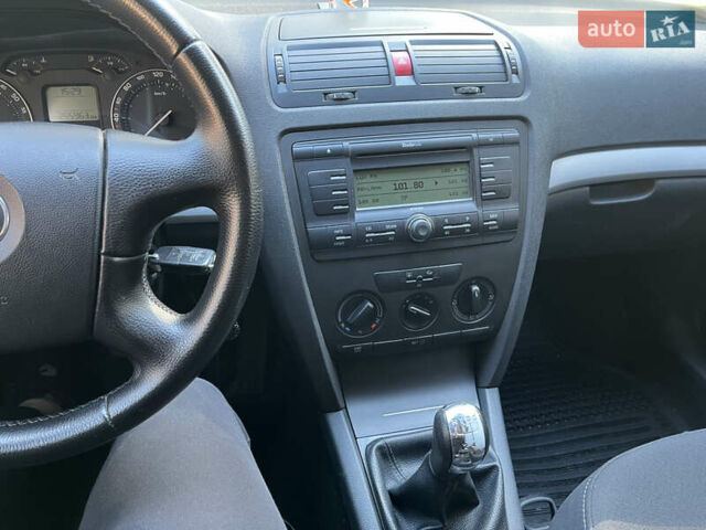 Сірий Шкода Октавія, об'ємом двигуна 1.6 л та пробігом 261 тис. км за 5600 $, фото 6 на Automoto.ua